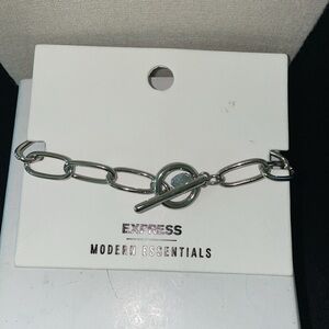 NWT Silvertone Link, toggle clasp bracelet